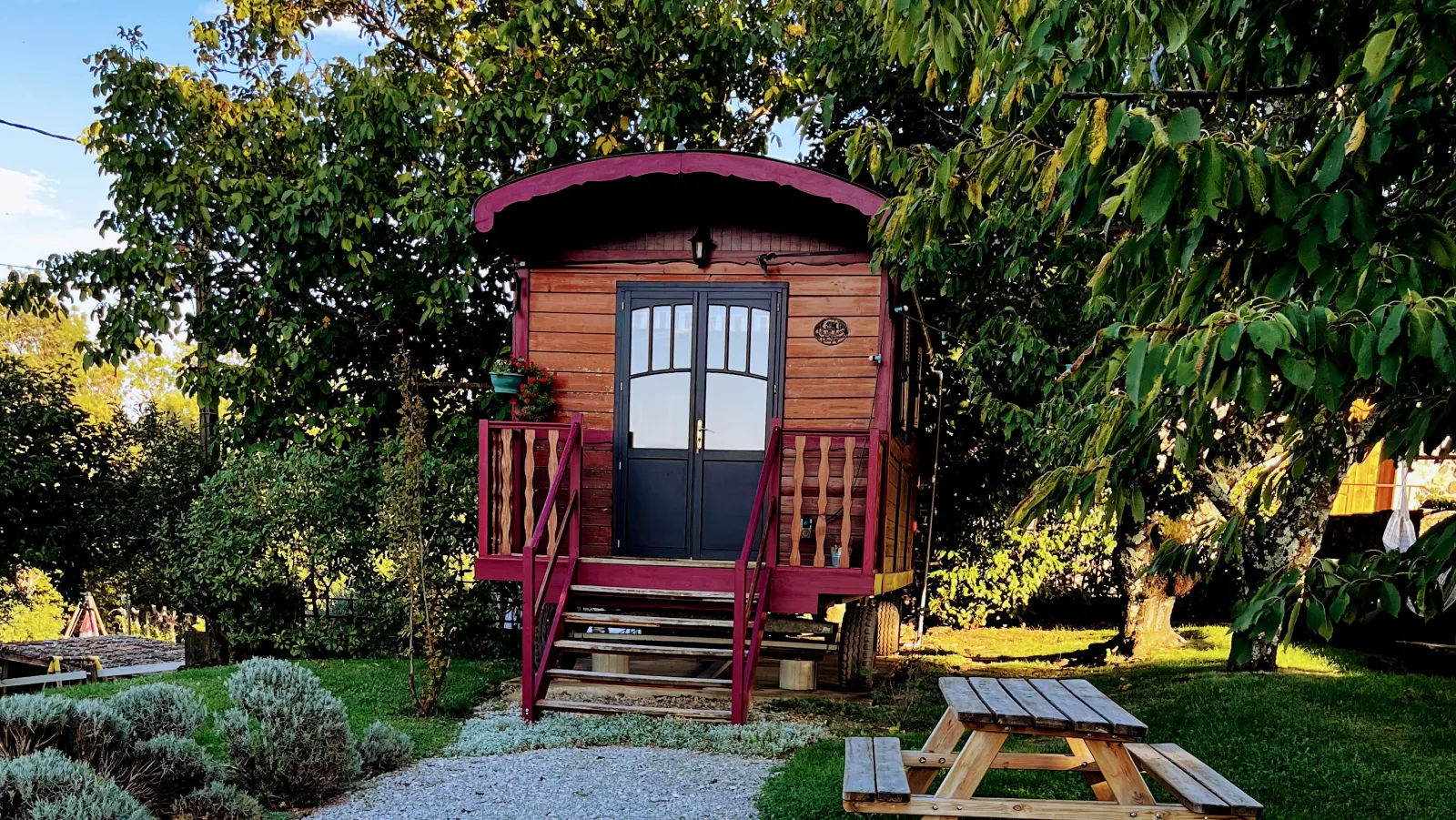 La caravane bohème du Petit Moras, roulotte gitane à Chomérac