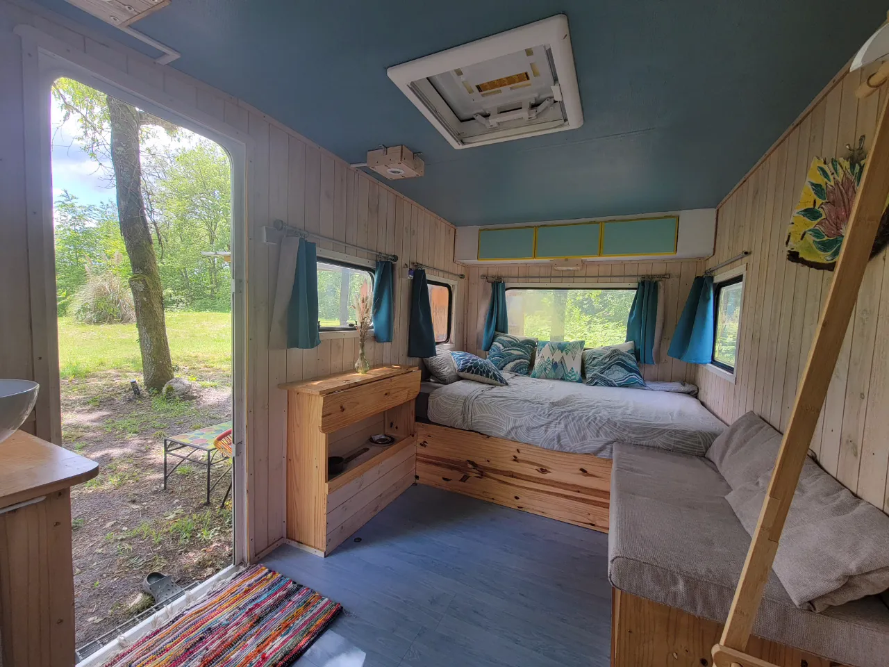 Caravane cosy au milieu des pins à Arengosse, photo 5