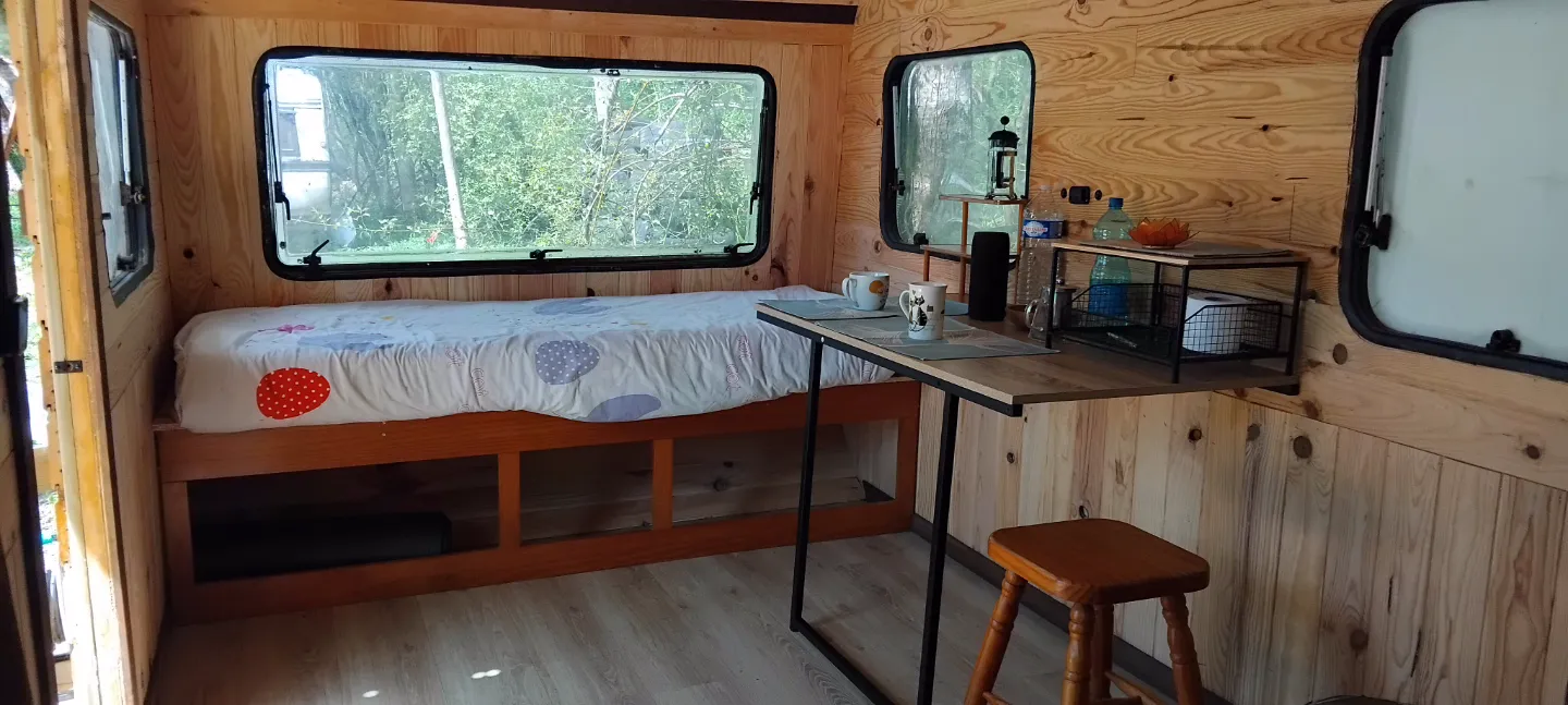 Caravane en bois du coin des mésanges à Dommartin-le-Saint-Père, photo 6