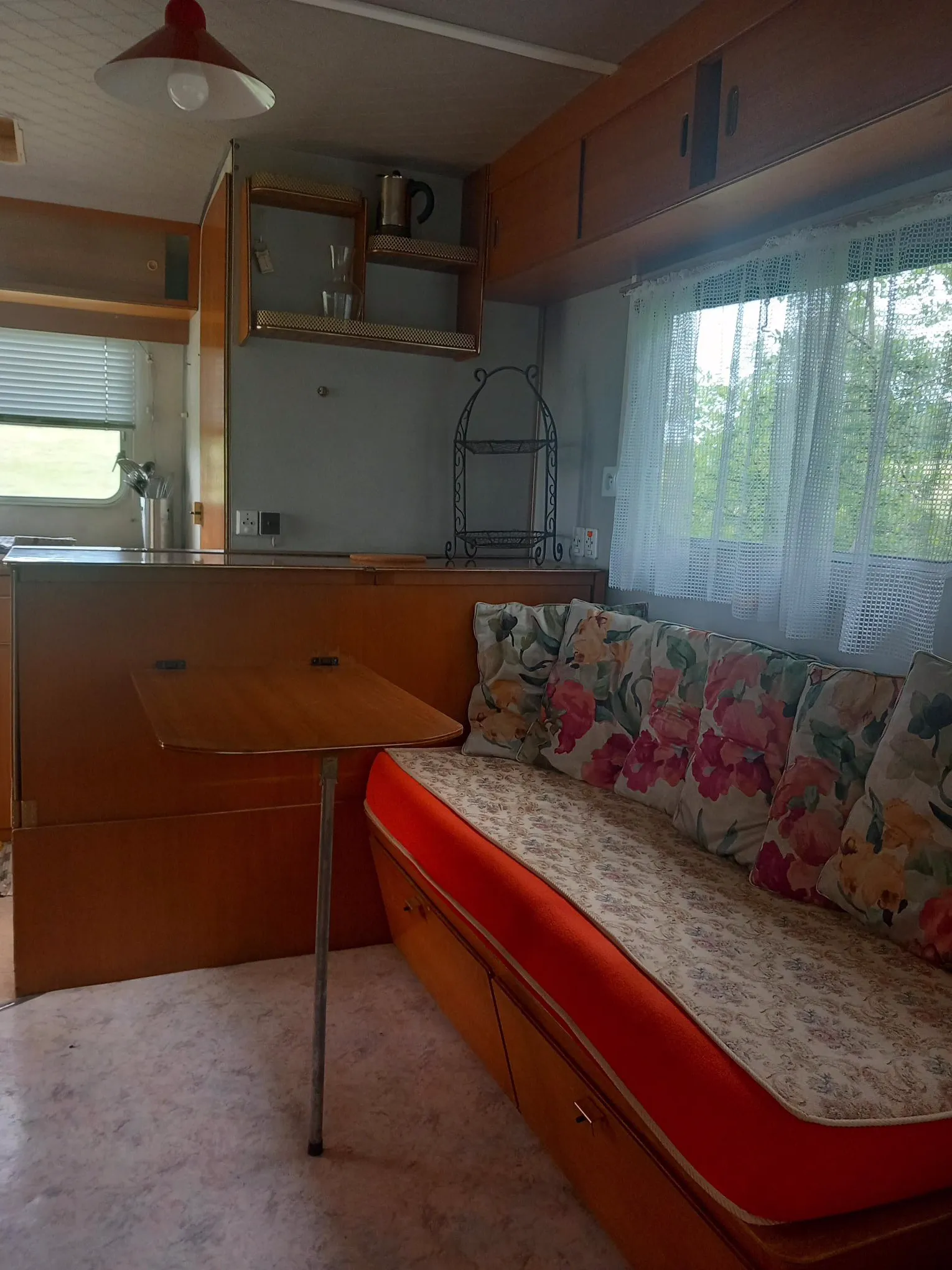 Caravane vintage bucolique à Terre-de-Bancalié, photo 5