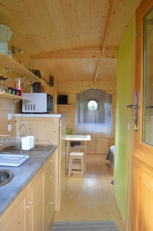 Gîte Insolite Roulotte 5 Personnes à Seux, photo 3