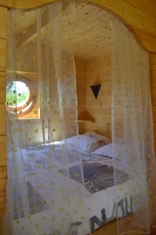 Gîte Insolite Roulotte 5 Personnes à Seux, photo 5