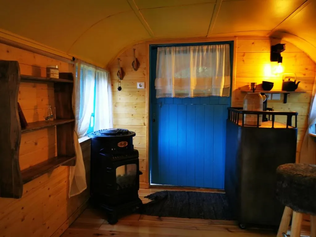 La Maison des Oiseaux. Roulotte à Achicourt, photo 7