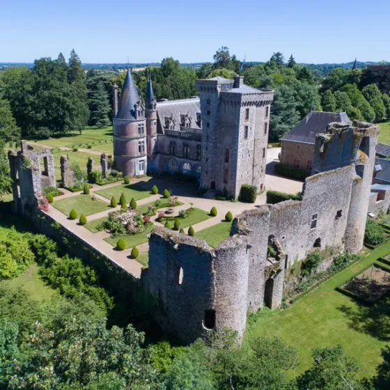 Mandoline, roulotte au château, roulotte à Sèvremont