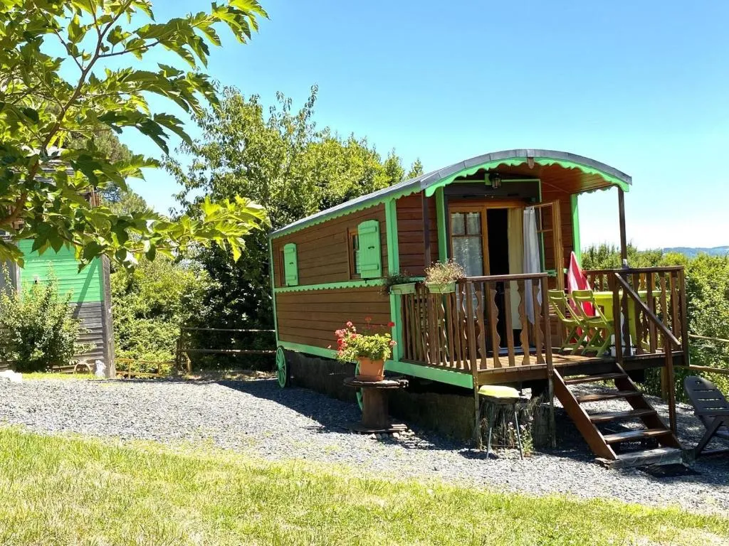Roulotte au Domaine de la Moretie, roulotte à Cublac