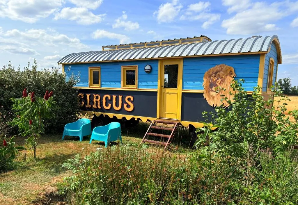 La roulotte CIRCUS des Grillots, roulotte à Beaulon