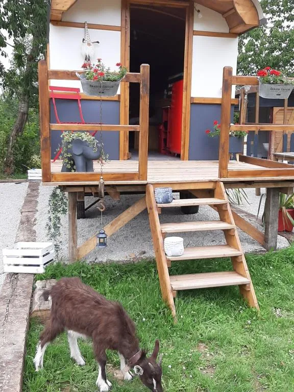 La Roulotte de Germaine, roulotte à Condé-sur-Vire
