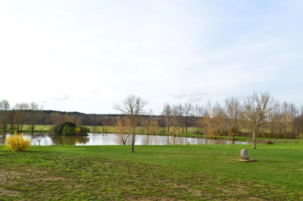 La roulotte de l'étang à Chessy-les-Prés, photo 7