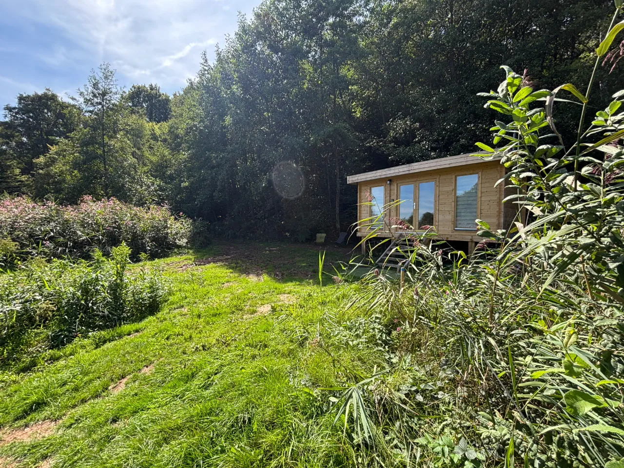 Roulotte de l'étang en forêt, roulotte à Lachapelle-sous-Chaux