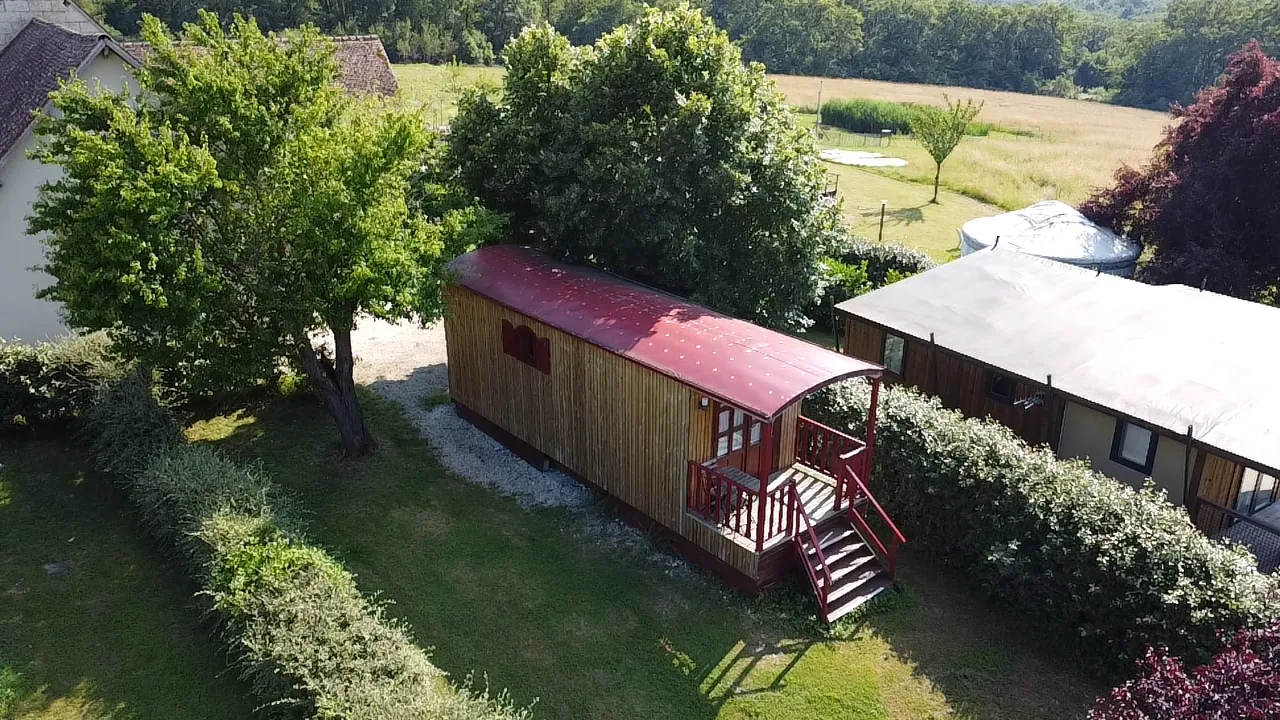 Roulotte de la Buissonnière Lodges à Chisseaux, photo 4
