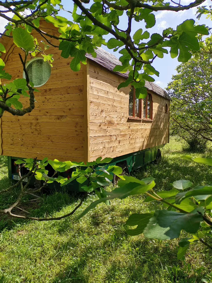 Roulotte de la ferme de la Plano, roulotte à Coutens