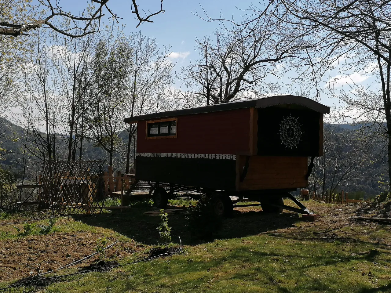 Roulotte de la ferme des Badjanes, roulotte à Rocles
