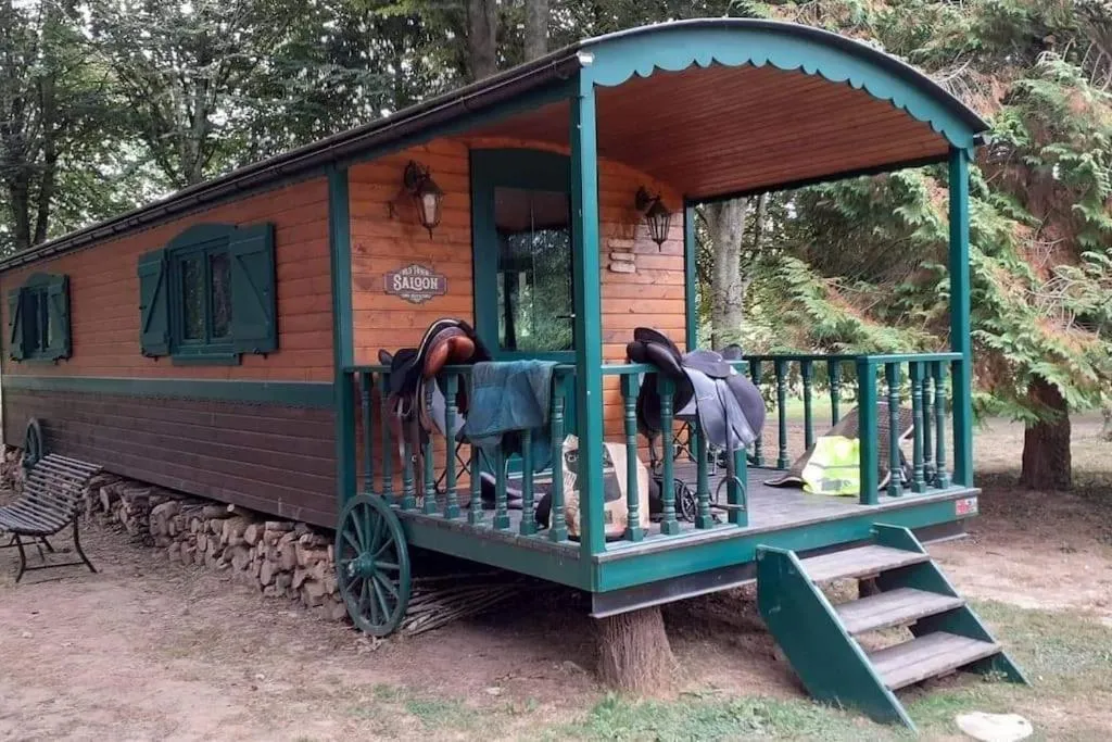 La Roulotte du Moulin de Rebets, roulotte à Rebets