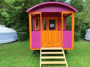La roulotte du village insolite à Saint-Benoît-des-Ondes, photo 3