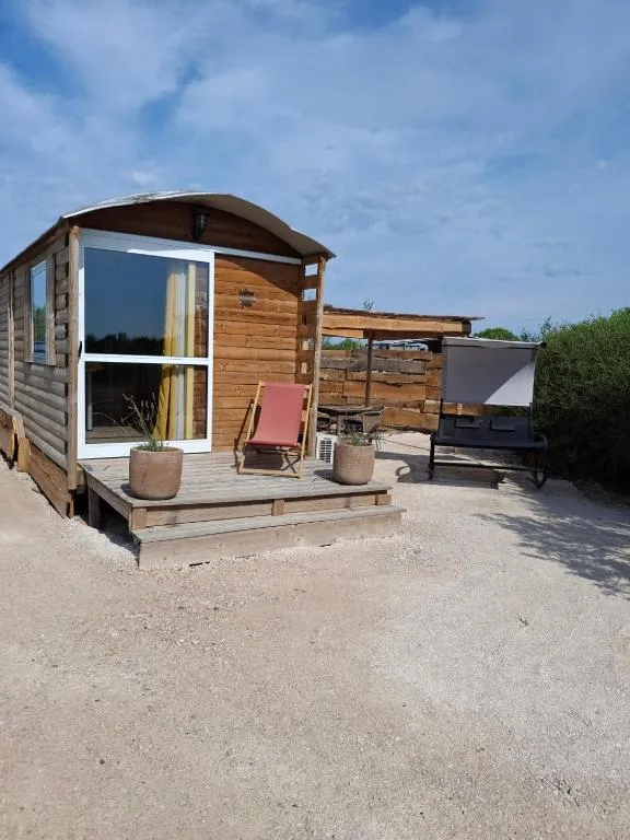 Roulotte en Camargue, roulotte à Saintes-Maries-de-la-Mer