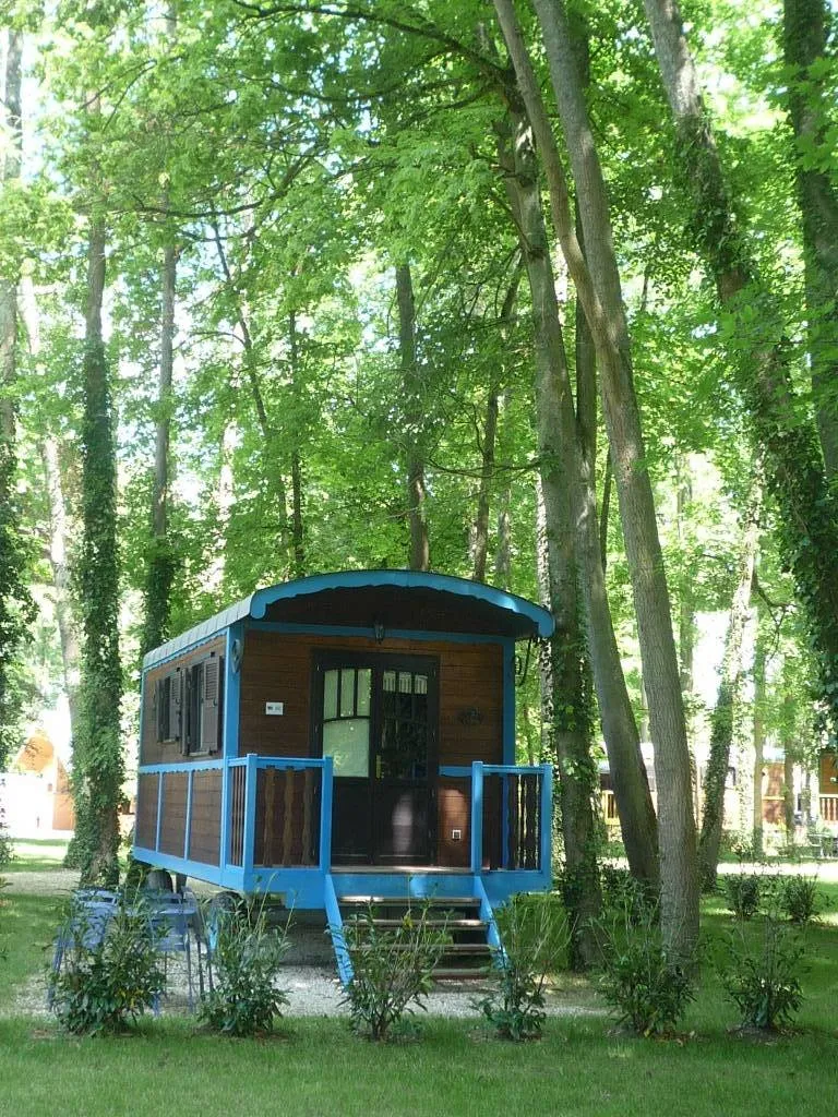 Roulotte familiale de campagne, roulotte à Bar-sur-Aube