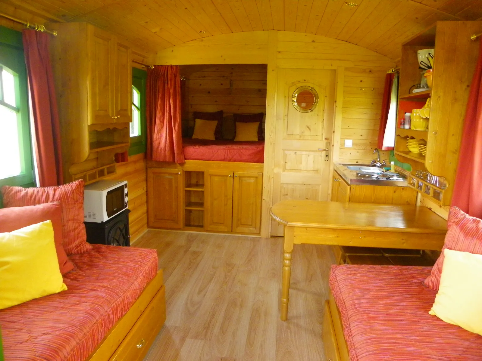 Roulotte-Gîte des Korrigans à Brasparts, photo 3