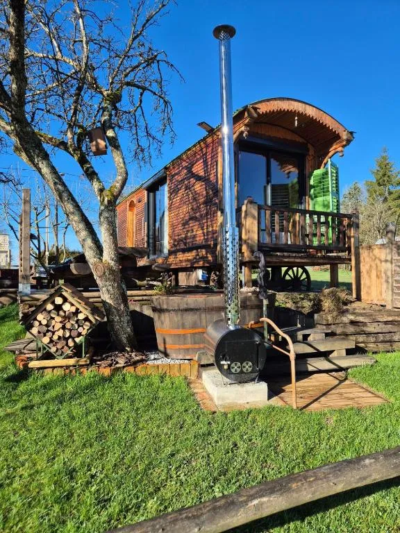 Roulotte Grandjardin, roulotte en bois à Dommartin-aux-Bois