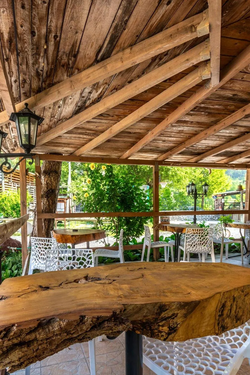 Roulotte insolite terrasse nature à Touët-sur-Var, photo 6