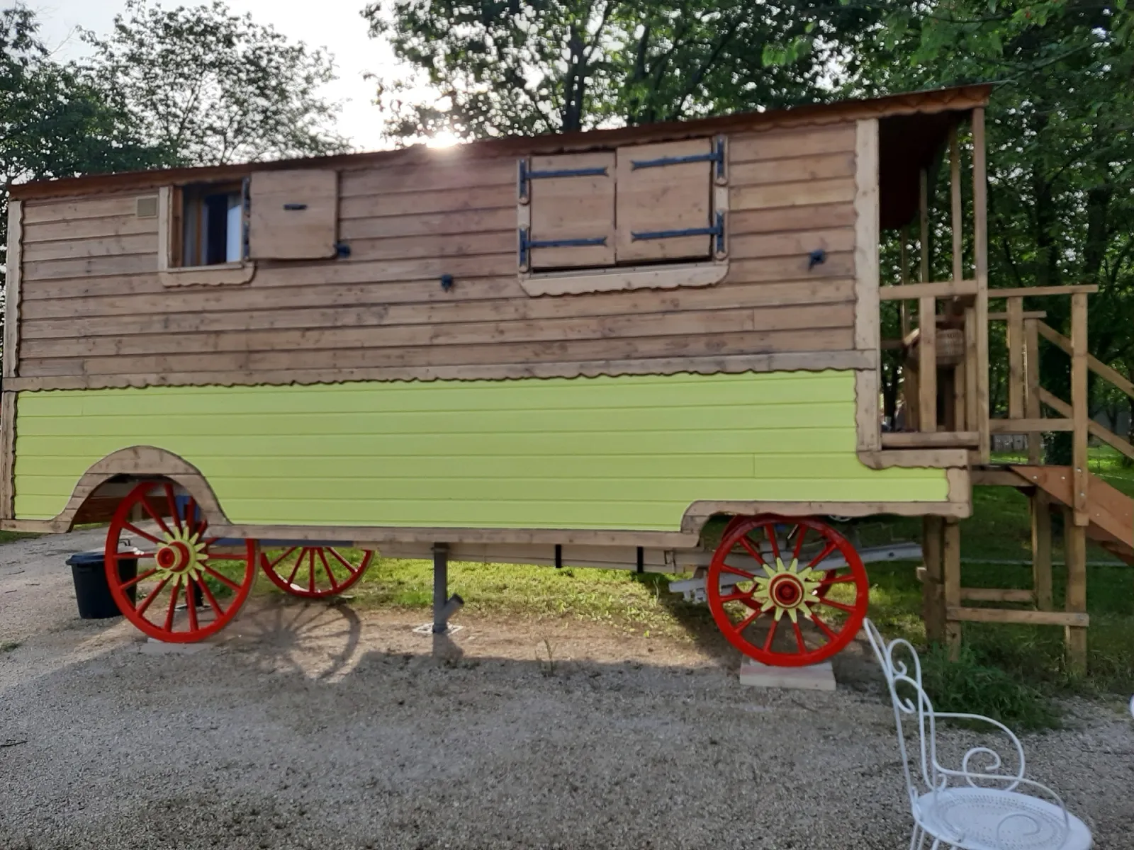 Roulotte Maquisarde à Saint-Jean-en-Royans, photo 2