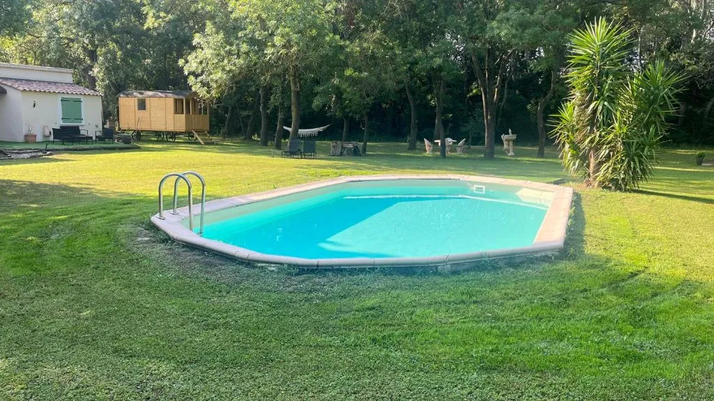 Roulotte Natiraa avec sauna et piscine à Tarascon, photo 4