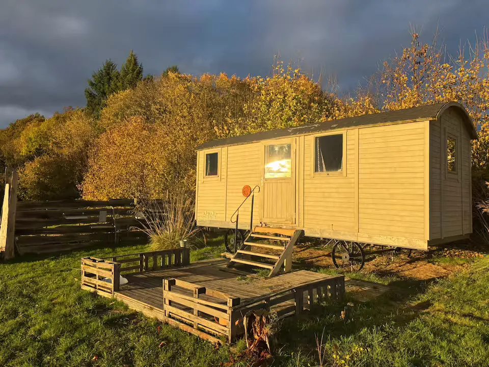 Roulotte romantique du sud Morvan à Millay, photo 2
