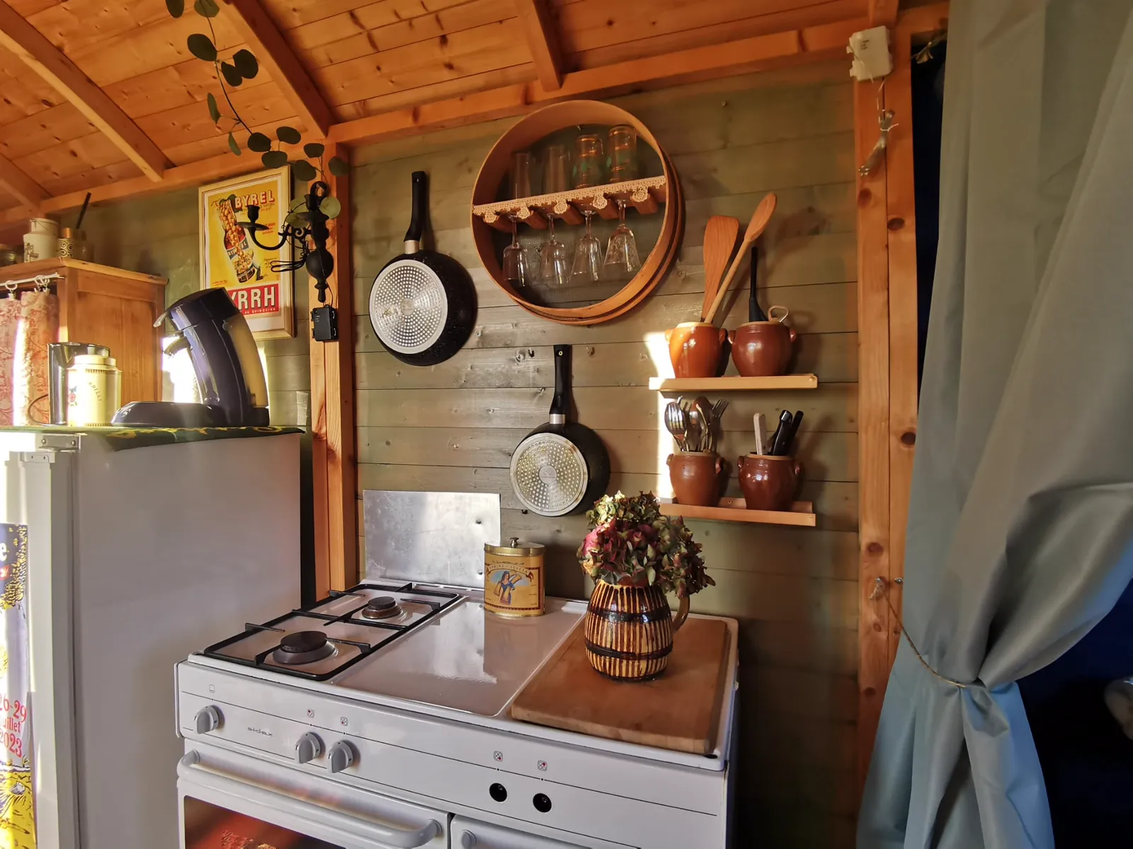 Roulotte romantique du sud Morvan à Millay, photo 7