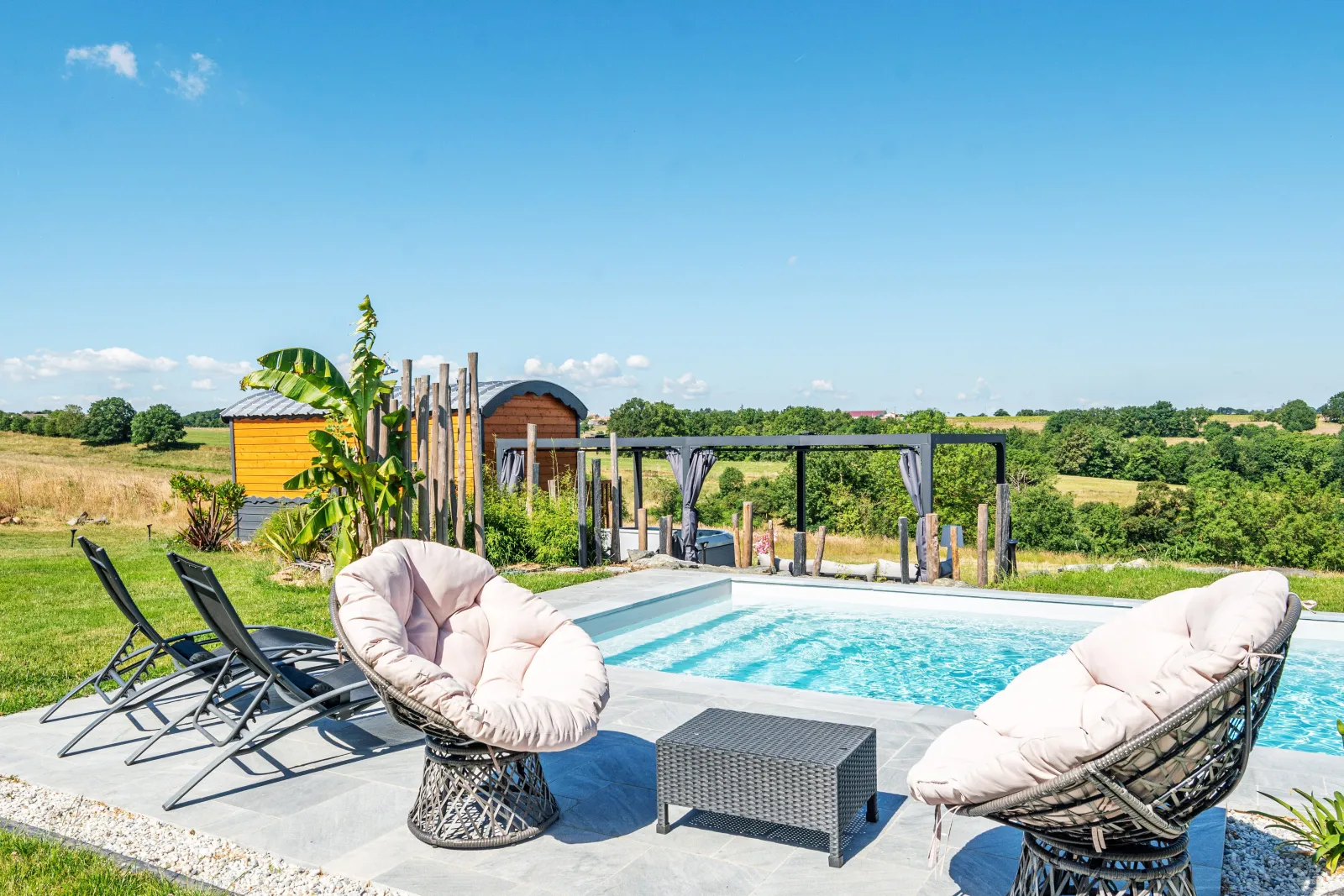 Roulotte Spa Kamadéva, roulotte à Divatte-sur-Loire