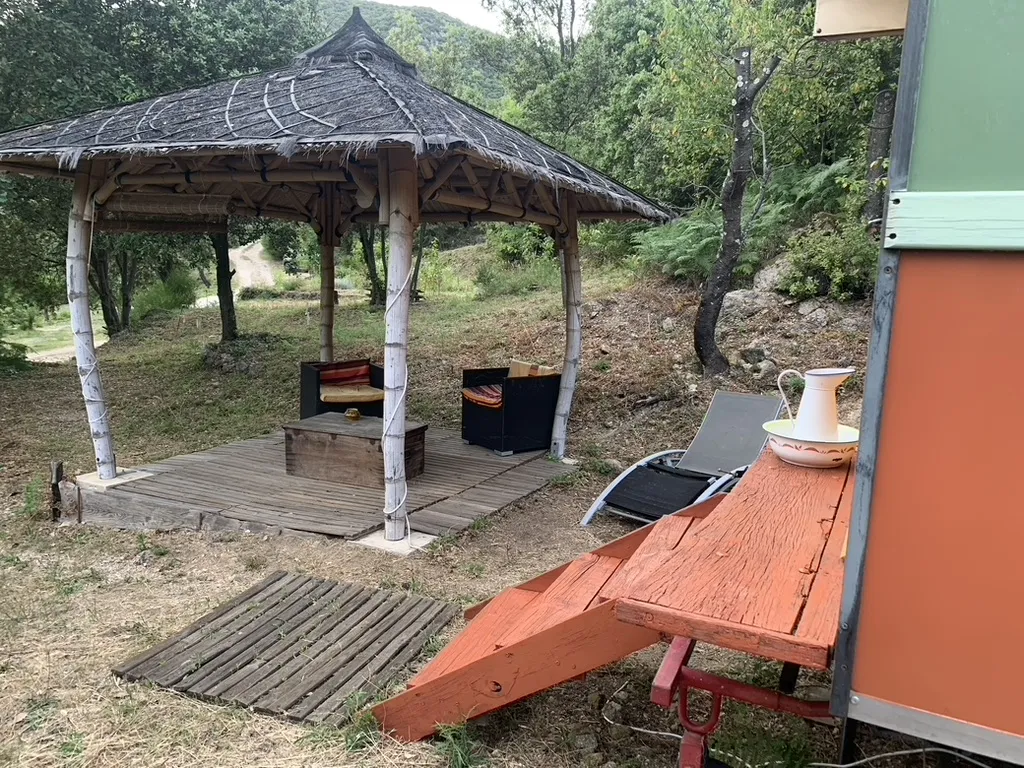 Roulotte tzigane de Lascoutch à Soudorgues, photo 7