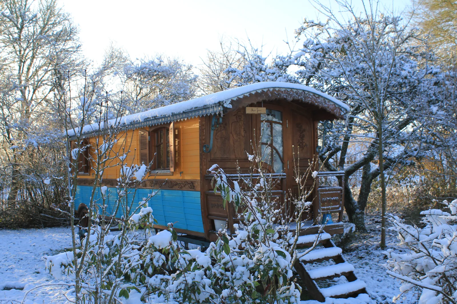 Roulotte Tzigane du Family Ecolodge à Batilly-en-Puisaye, photo 2