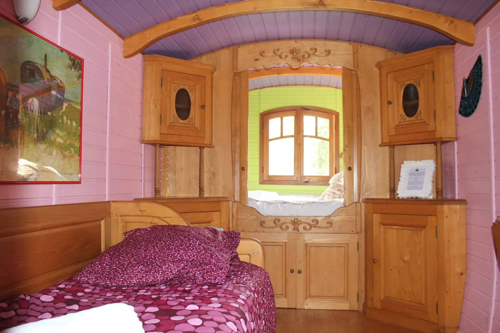 Roulotte Tzigane du Family Ecolodge à Batilly-en-Puisaye, photo 3