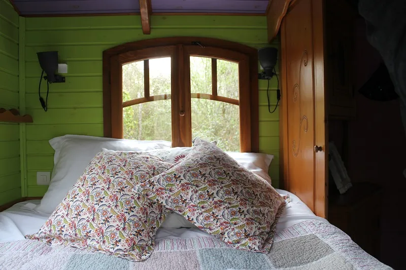 Roulotte Tzigane du Family Ecolodge à Batilly-en-Puisaye, photo 5