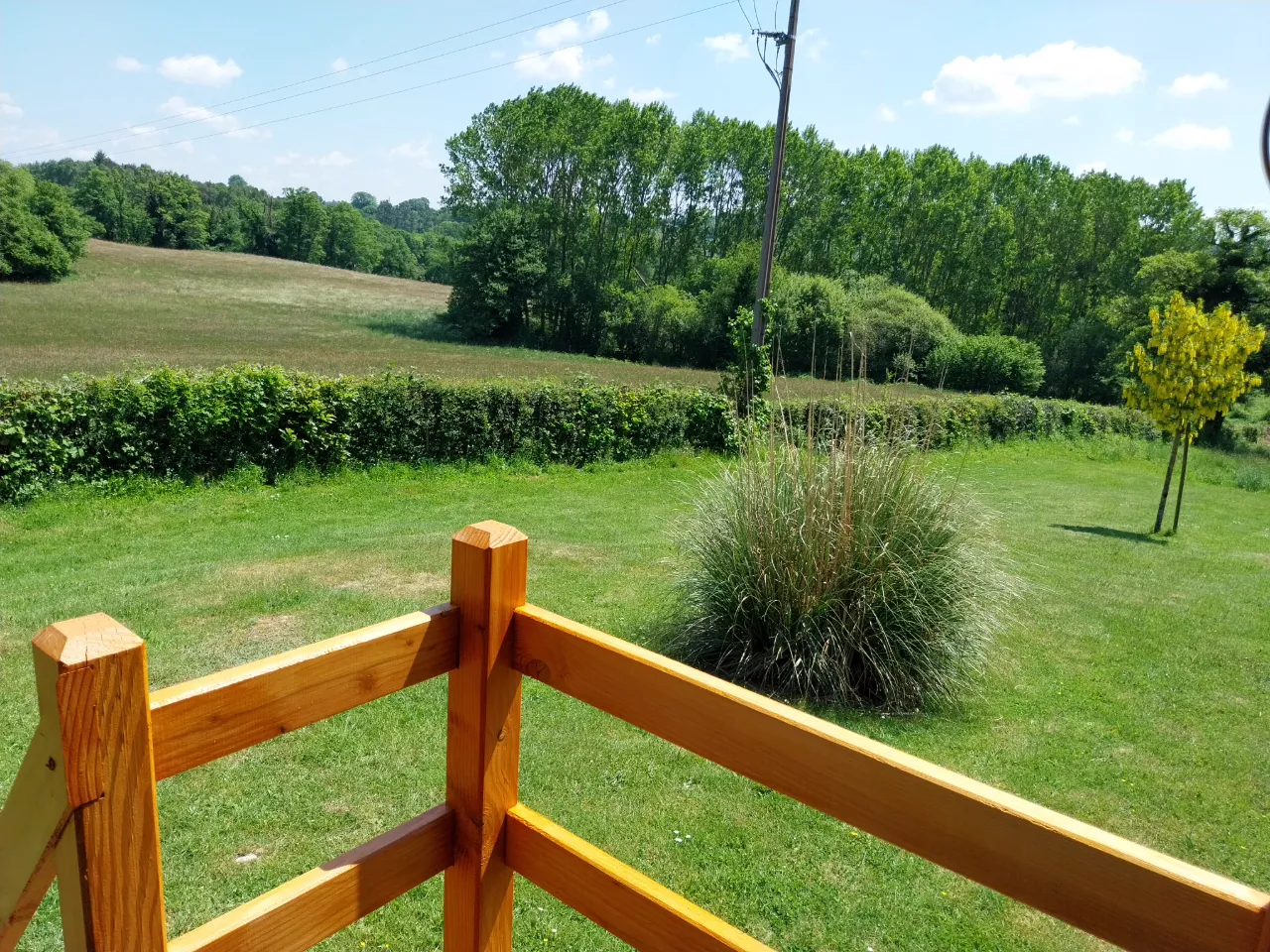 Roulotte vue sur la campagne creusoise, roulotte à Saint-Agnant-de-Versillat