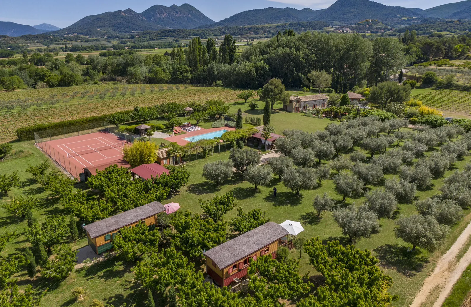 Les roulottes des Piégonnaises à Piégon, photo 4
