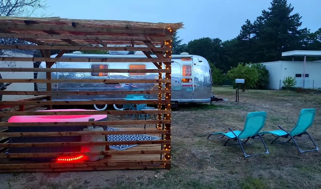 VintageCAMP Airstream et spa à Chabris, photo 2